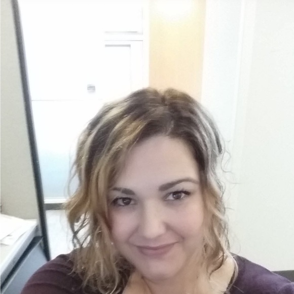 Meet your Posher, Shawna - Picture 1 of 1